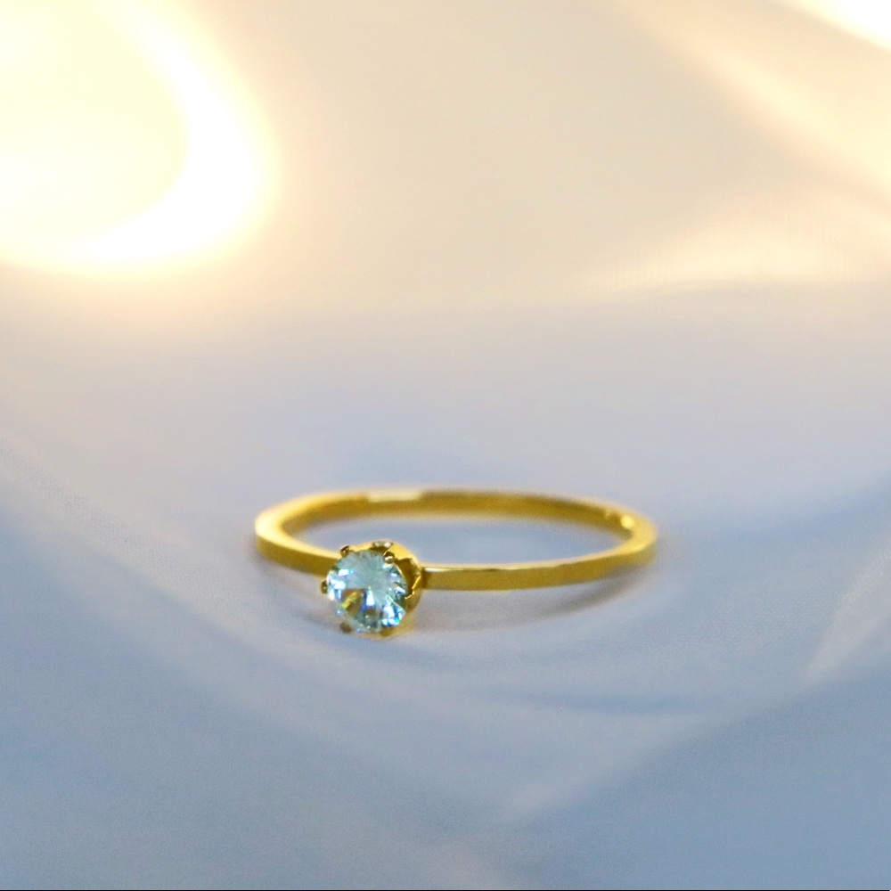 Zircon Ring - 18K Gold